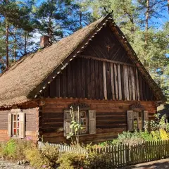 Skansen Kurpiowski w Kadzidle – odkryj fascynującą kulturę Kurpiów