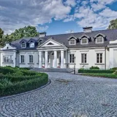 Dworek Droblin - historia, architektura i luksusowy hotel w parku