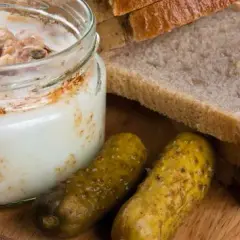 Jakie przyprawy do smalcu poprawią smak i uczynią go wyjątkowym