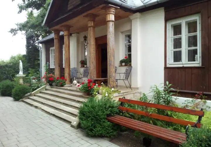 Dworek ojca Mateusza w Sandomierzu - idealne miejsce na wypoczynek