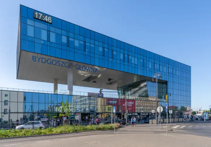 Dworce PKP Bydgoszcz: Kluczowe informacje o stacjach i usługach