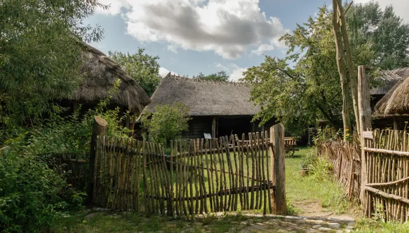 Skansen kuligów: odkryj fascynującą kulturę i atrakcje regionu