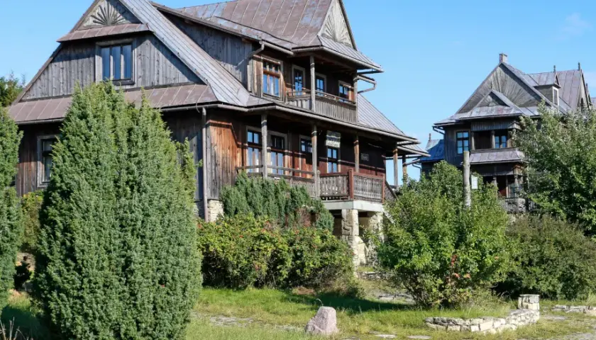 Skansen Kluszkowce: Odkryj historię i atrakcje tego wyjątkowego miejsca