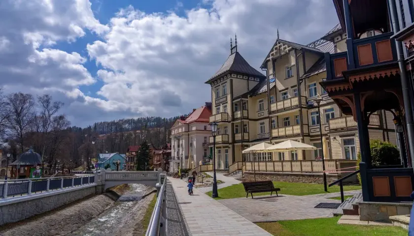 Najlepsze atrakcje w Krynicy Górskiej, które musisz zobaczyć