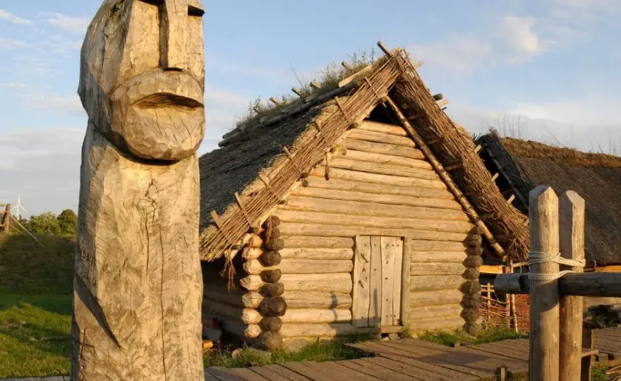 Skansen Wolin: Odkryj fascynującą historię Słowian i Wikingów