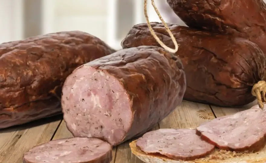 Kiełbasa żywiecka w bacówce - jak wybrać najlepszą?