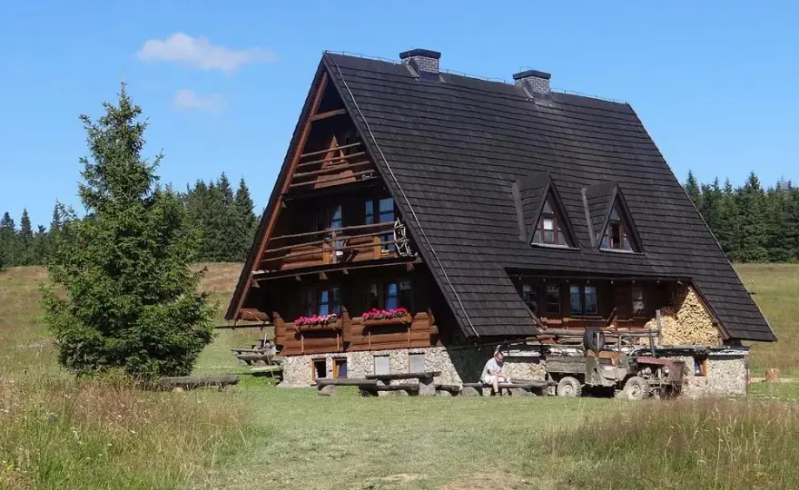Bacówka na Krawcowym Wierchu - idealne miejsce na górski wypoczynek