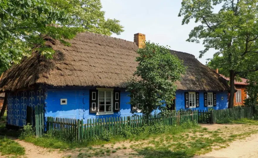 Skansen Wsi Polskiej – odkryj fascynujące tradycje i zabytki w Polsce