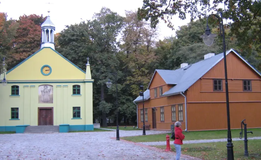 Muzeum włókiennictwa Łódź skansen – fascynująca historia i atrakcje