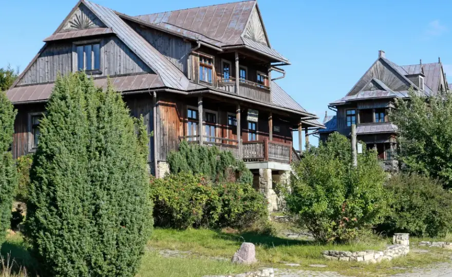 Skansen Kluszkowce: Odkryj historię i atrakcje tego wyjątkowego miejsca