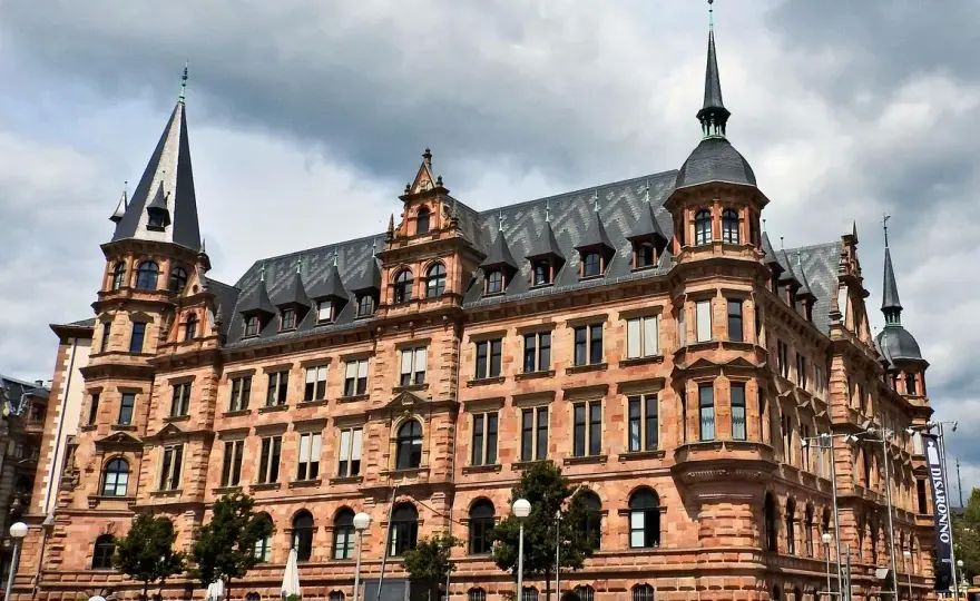Wiesbaden atrakcje: odkryj niezwykłe miejsca i ukryte skarby