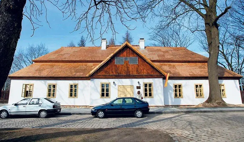Dworek Stawy Jana - odkryj historię i atrakcje w Łodzi