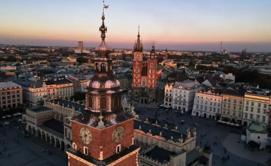 Najlepsze miejsca w Krakowie dla osób 18+ szukających wrażeń: Lista 8 atrakcji